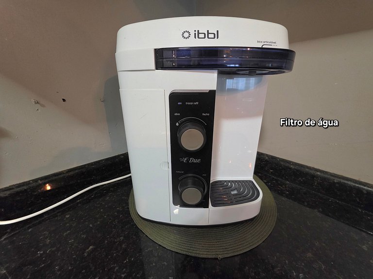 Casa 2 suítes e 2 quartos, piscina 10min centro