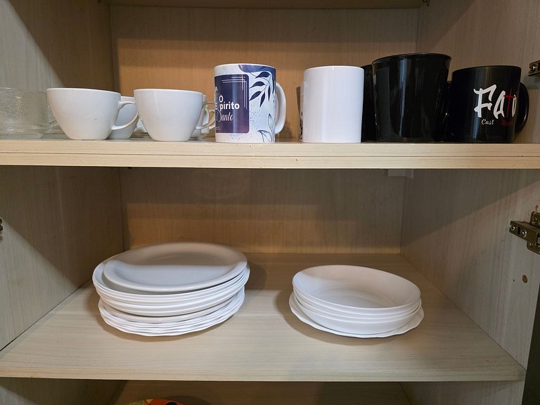 Casa 2 suítes e 2 quartos, piscina 10min centro