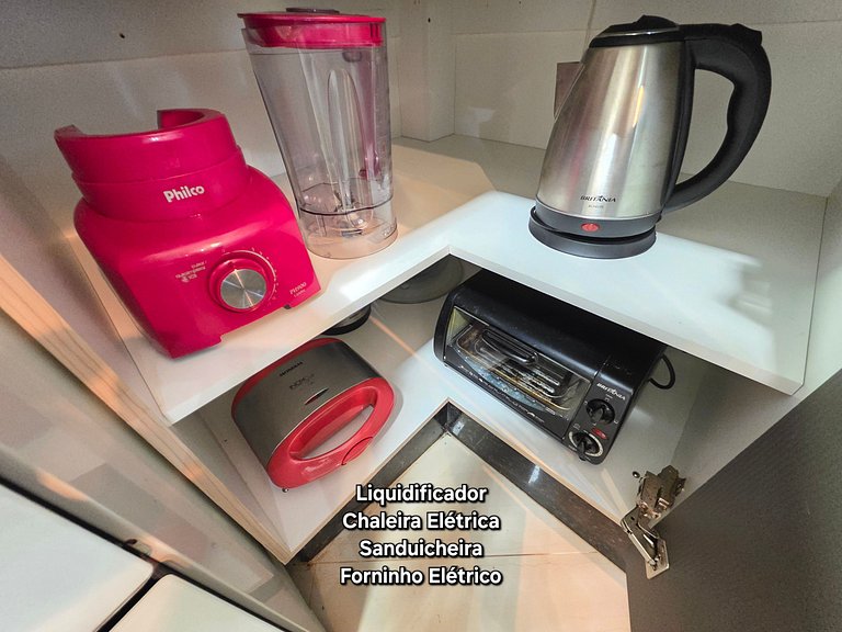 Casa 2 suítes e 2 quartos, piscina 10min centro