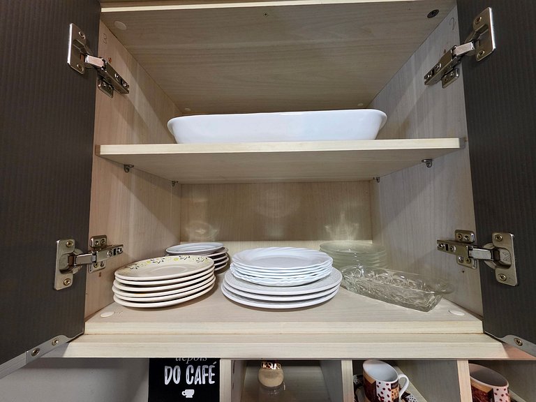 Casa 2 suítes e 2 quartos, piscina 10min centro