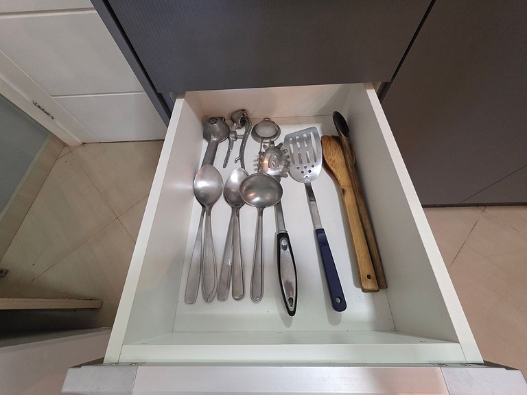 Casa 2 suítes e 2 quartos, piscina 10min centro