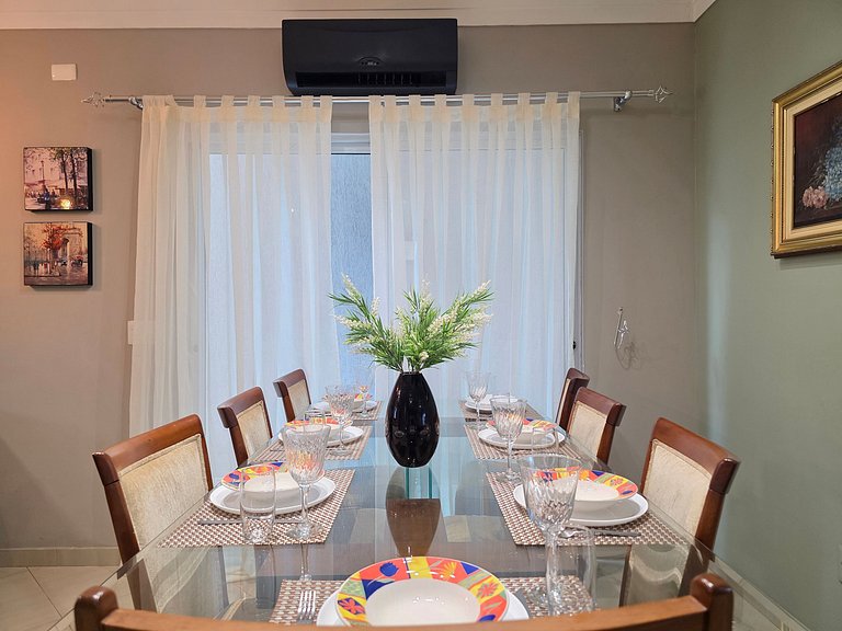 Casa 2 suítes e 2 quartos, piscina 10min centro