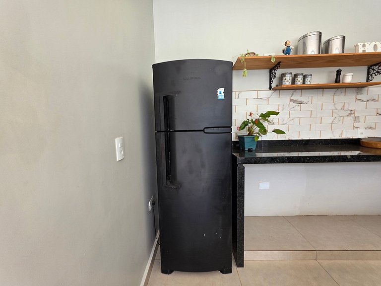 Casa 2 suítes e 2 quartos, piscina 10min centro