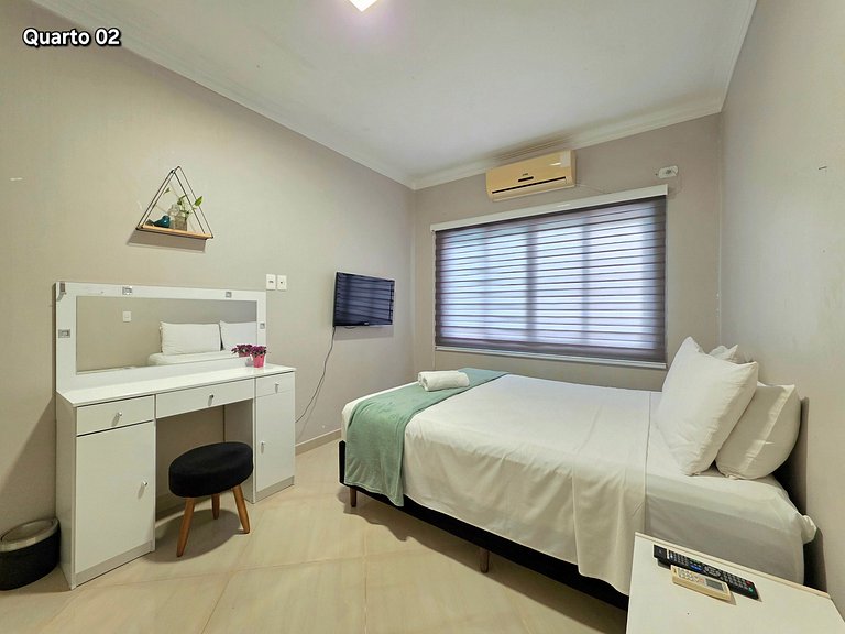 Casa 2 suítes e 2 quartos, piscina 10min centro