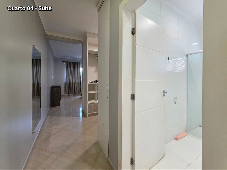 Casa 2 suítes e 2 quartos, piscina 10min centro