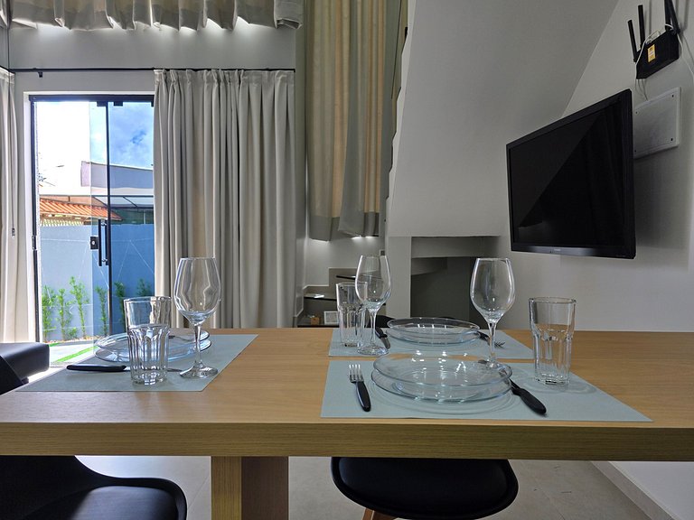 Loft 02 novo e moderno prox Av Cataratas e Centro