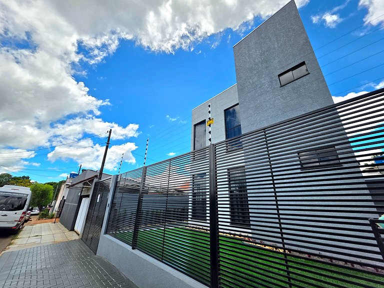 Loft 01 novo e moderno prox Av Cataratas e Centro