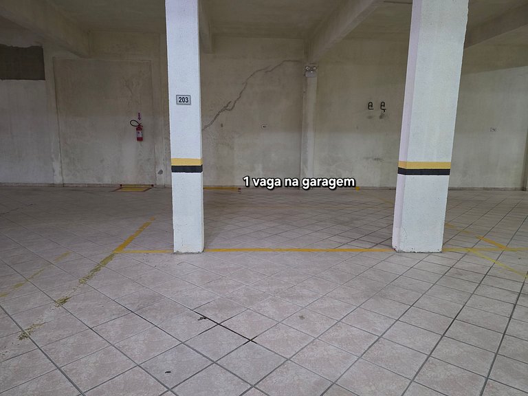 Apt 3 Quartos c/ garagem 150m do mar em Meia Praia