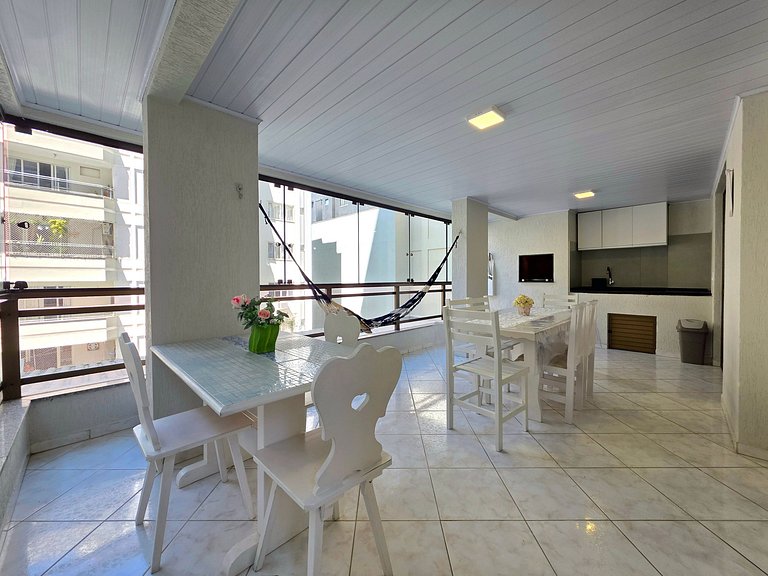 Apt 3 Quartos c/ garagem 150m do mar em Meia Praia