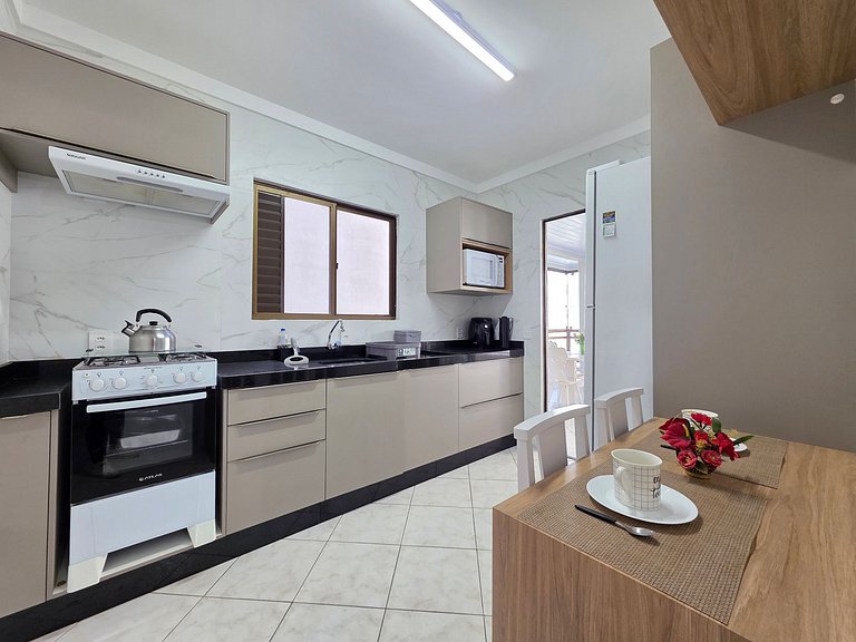 Apt 3 Quartos c/ garagem 150m do mar em Meia Praia