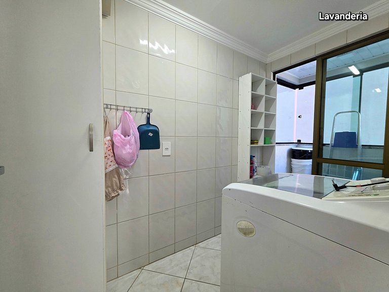 Apt 3 Quartos c/ garagem 150m do mar em Meia Praia