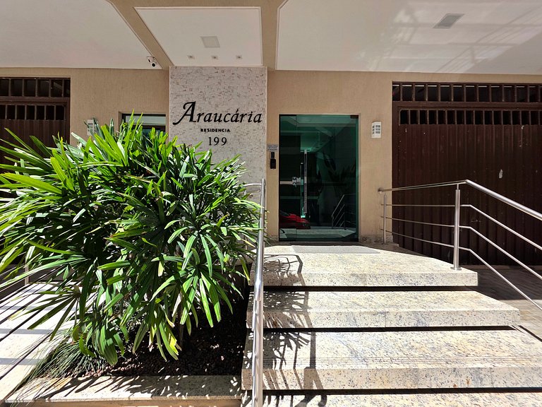 Apt 3 Quartos c/ garagem 150m do mar em Meia Praia