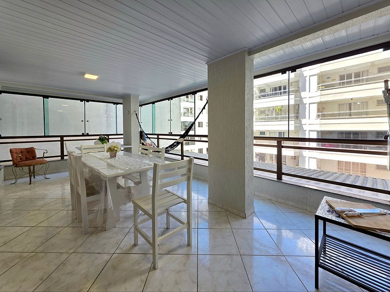 Apt 3 Quartos c/ garagem 150m do mar em Meia Praia