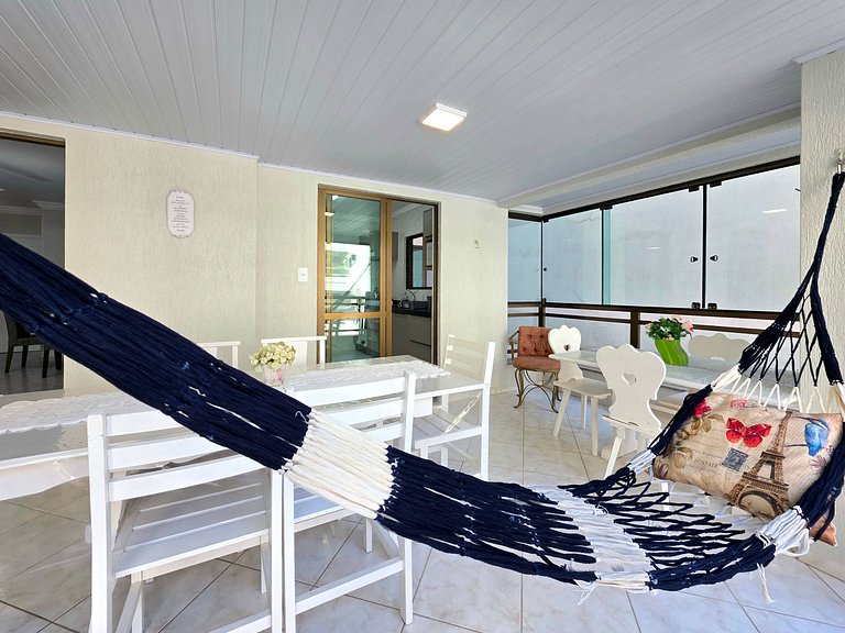 Apt 3 Quartos c/ garagem 150m do mar em Meia Praia