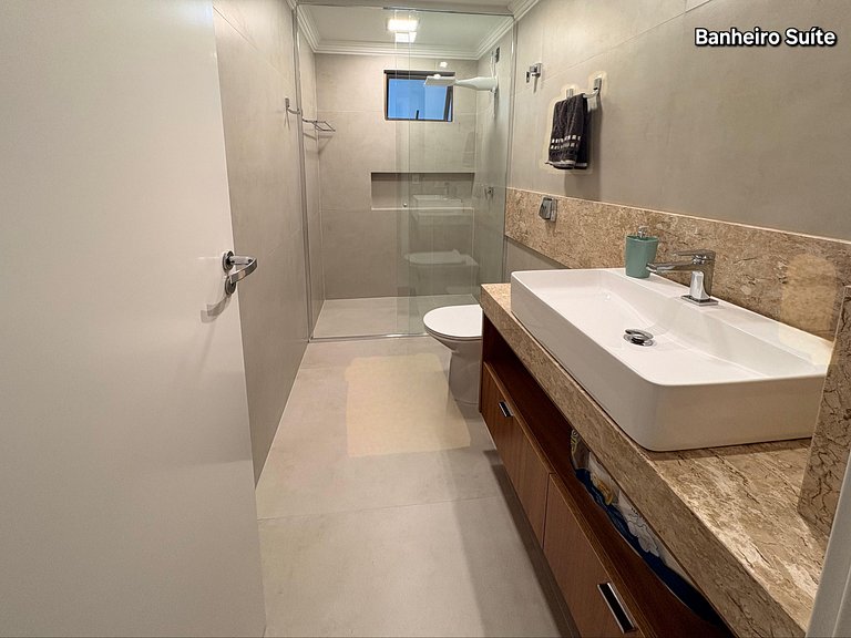 Apt 3 Quartos c/ garagem 150m do mar em Meia Praia