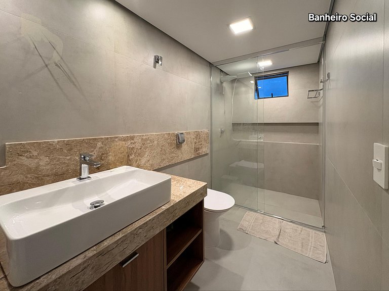 Apt 3 Quartos c/ garagem 150m do mar em Meia Praia