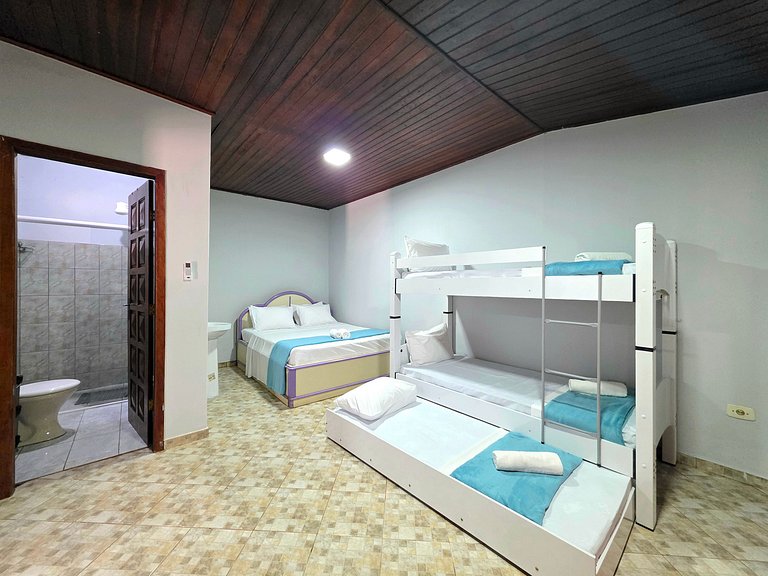 Casa quintal amplo piscina 5 minutos do Paraguai