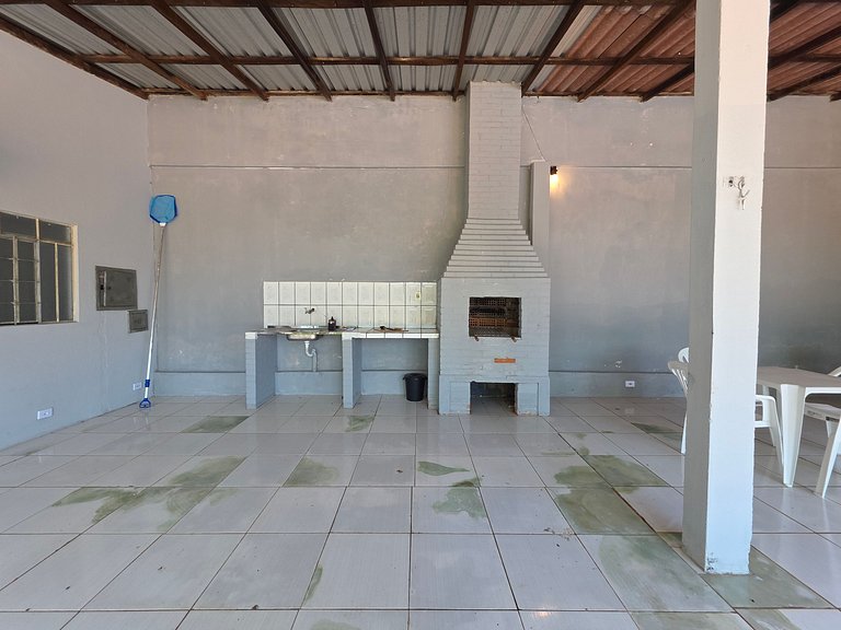 Casa quintal amplo piscina 5 minutos do Paraguai