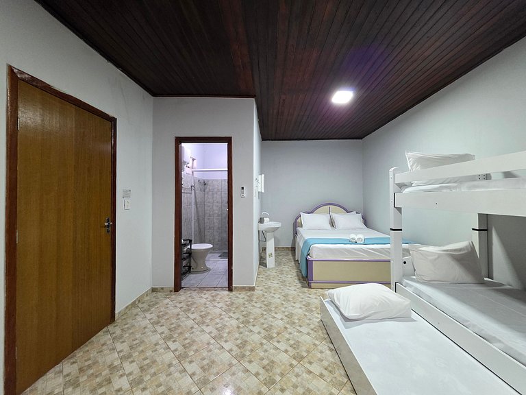 Casa quintal amplo piscina 5 minutos do Paraguai