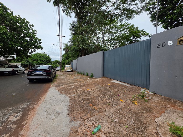 Casa quintal amplo piscina 5 minutos do Paraguai