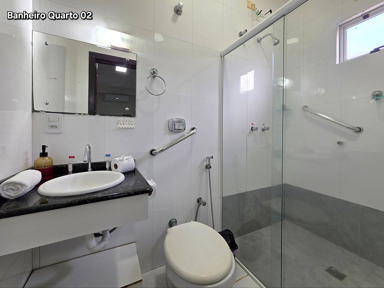 Casa em bairro nobre 2 suites + 1 quarto