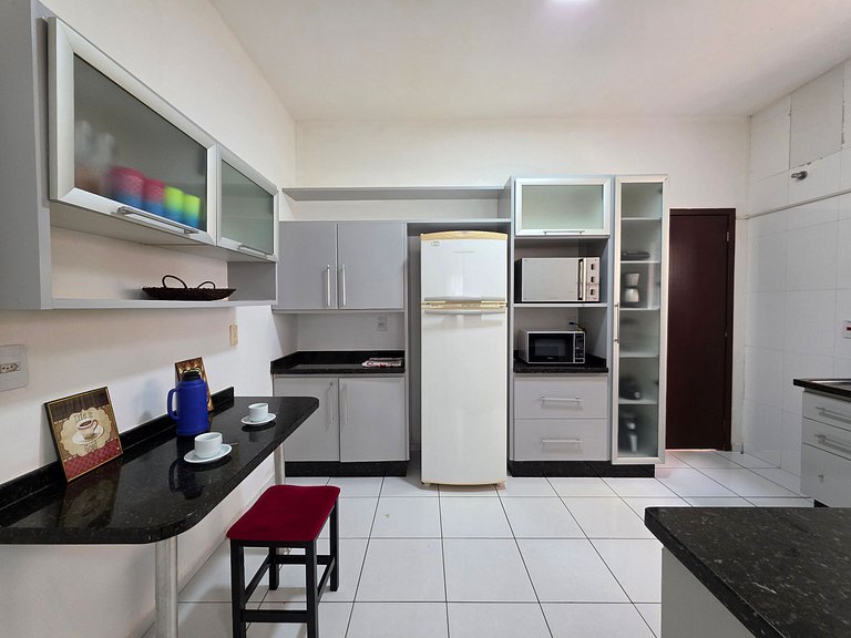 Casa em bairro nobre 2 suites + 1 quarto