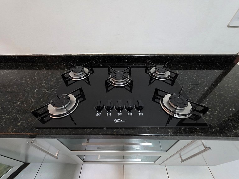 Casa em bairro nobre 2 suites + 1 quarto