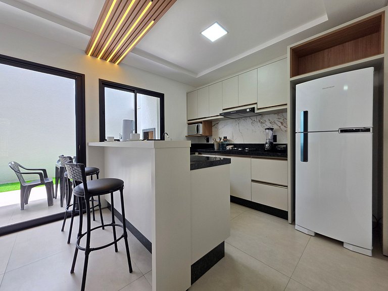 Sobrado 21 novíssimo 3 quartos melhor bairro de foz