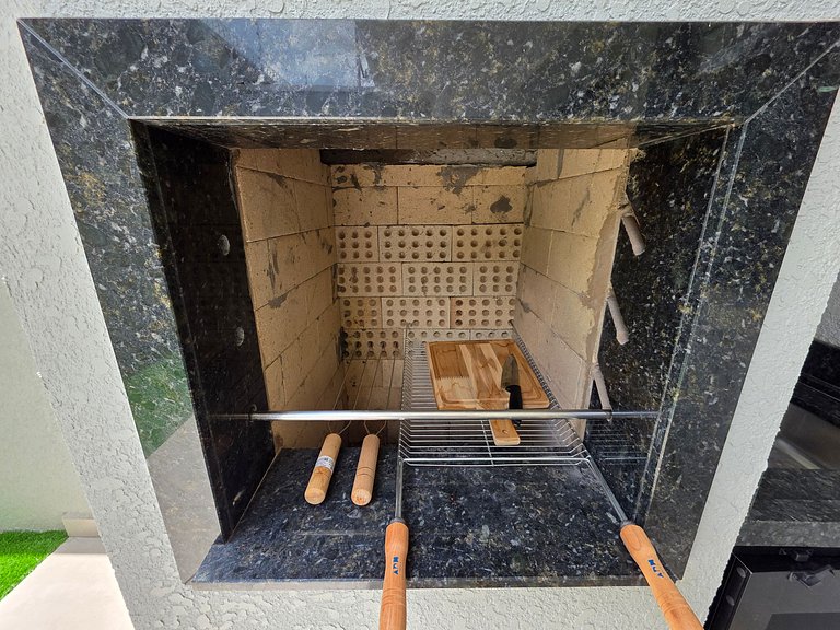 Sobrado21 novíssimo 3 quartos melhor bairro de foz