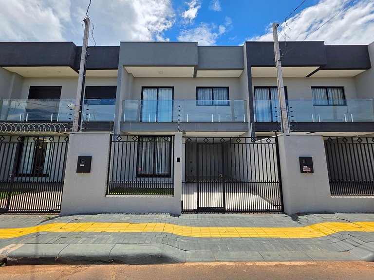 Sobrado21 novíssimo 3 quartos melhor bairro de foz