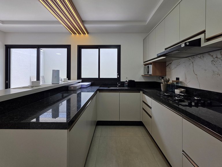 Sobrado 21 novíssimo 3 quartos melhor bairro de foz