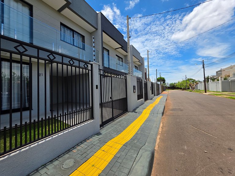 Sobrado21 novíssimo 3 quartos melhor bairro de foz