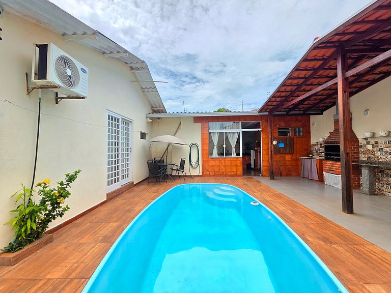 Casa Familiar em rua tranquila 10min Centro