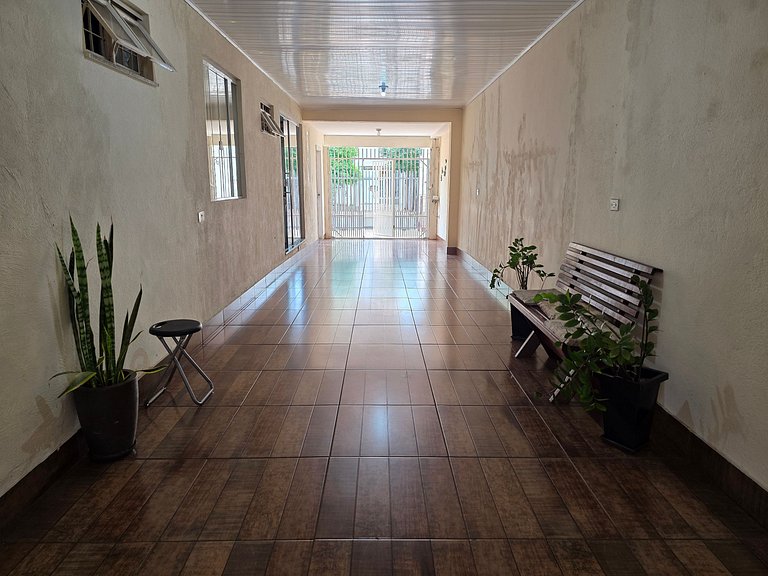 Casa Familiar em rua tranquila 10min Centro