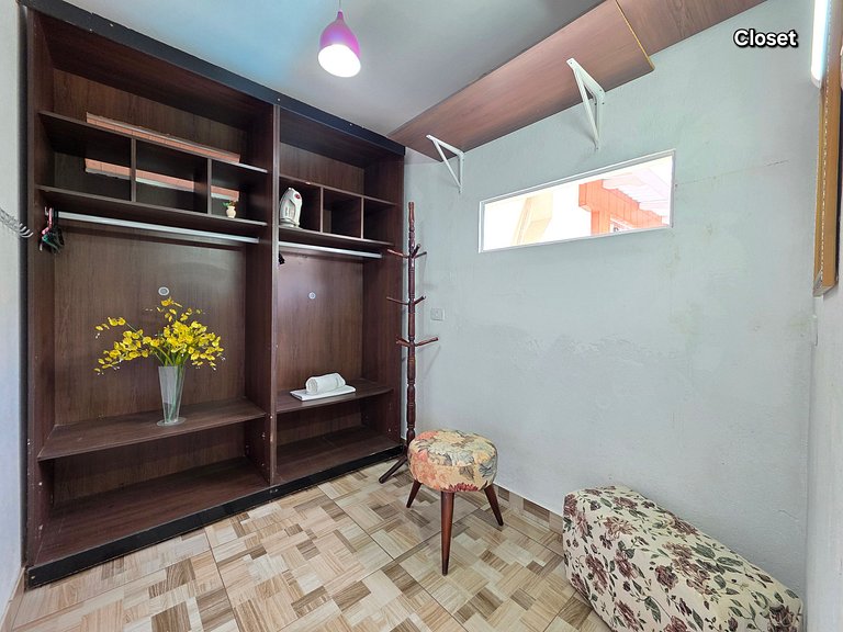 Casa Familiar em rua tranquila 10min Centro