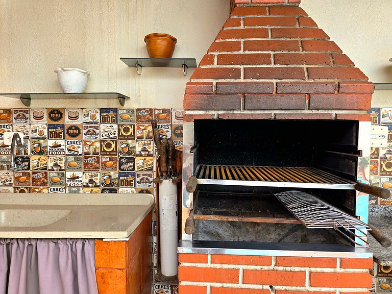 Casa Familiar em rua tranquila 10min Centro