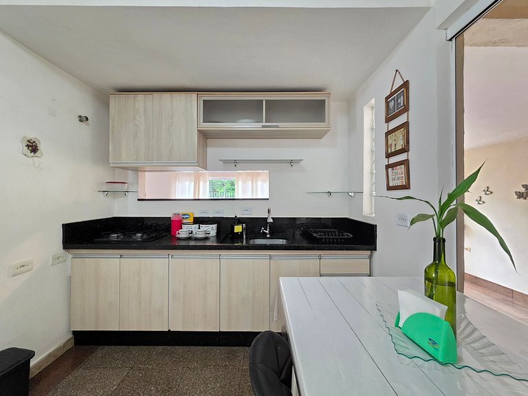 Casa Familiar em rua tranquila 10min Centro