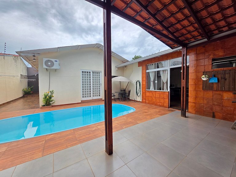 Casa Familiar em rua tranquila 10min Centro