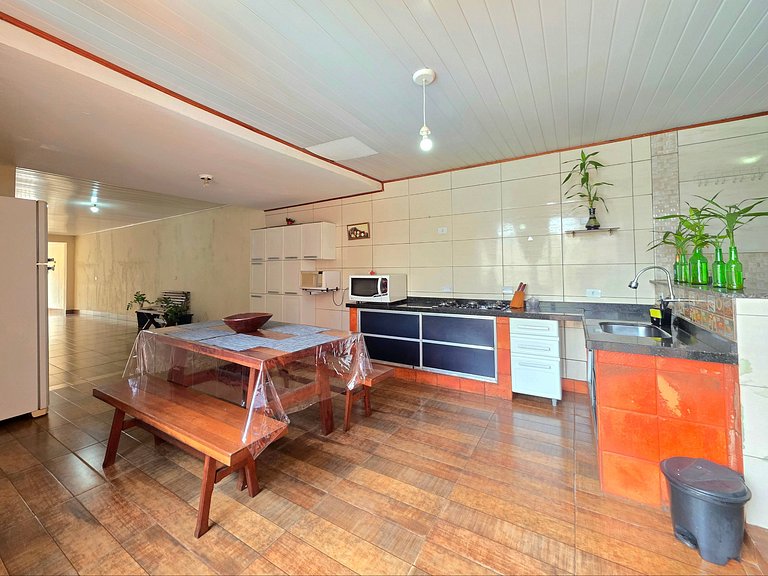 Casa Familiar em rua tranquila 10min Centro