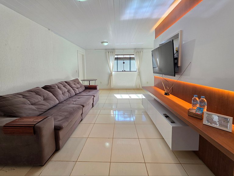 Casa Familiar - Área de Lazer - bairro tranquilo