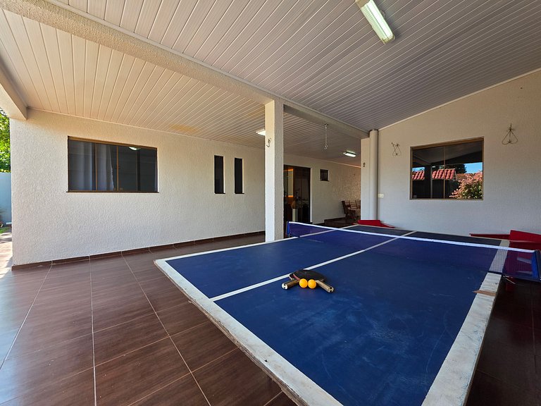Casa Familiar - Área de Lazer - bairro tranquilo