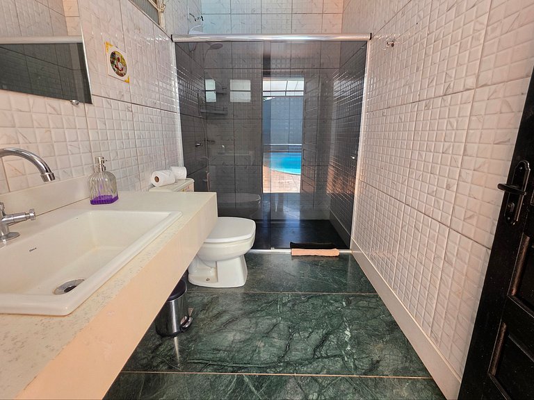 Casa Familiar - Área de Lazer - bairro tranquilo