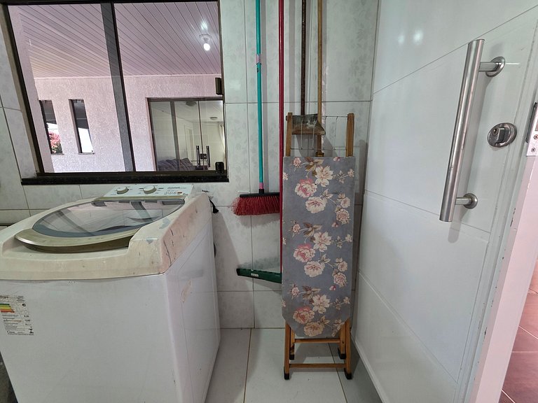 Casa Familiar - Área de Lazer - bairro tranquilo