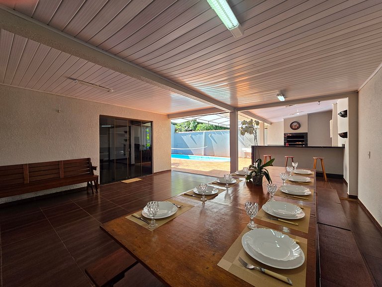 Casa Familiar - Área de Lazer - bairro tranquilo