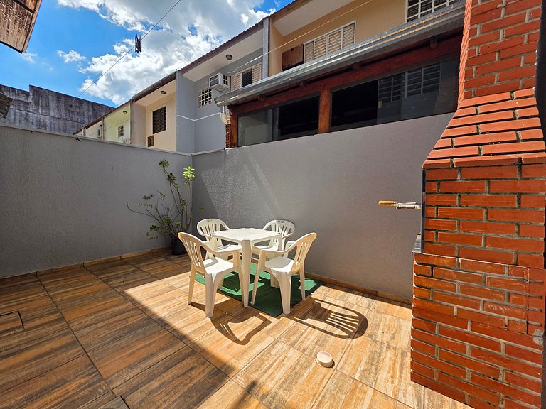 Sobrado na principal Av da Vila A, 10min Paraguai