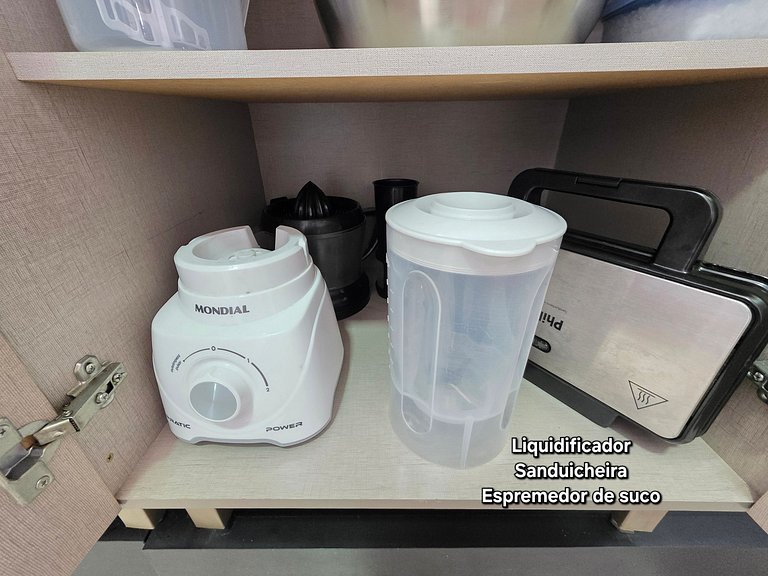 Sobrado na principal Av da Vila A, 10min Paraguai