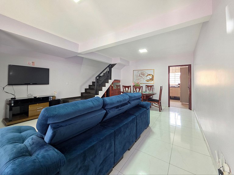 Sobrado na principal Av da Vila A, 10min Paraguai