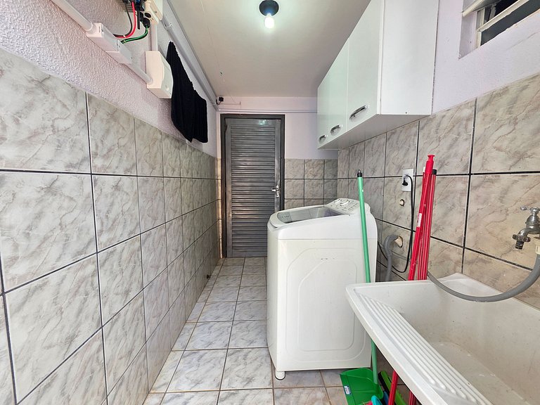 Sobrado na principal Av da Vila A, 10min Paraguai