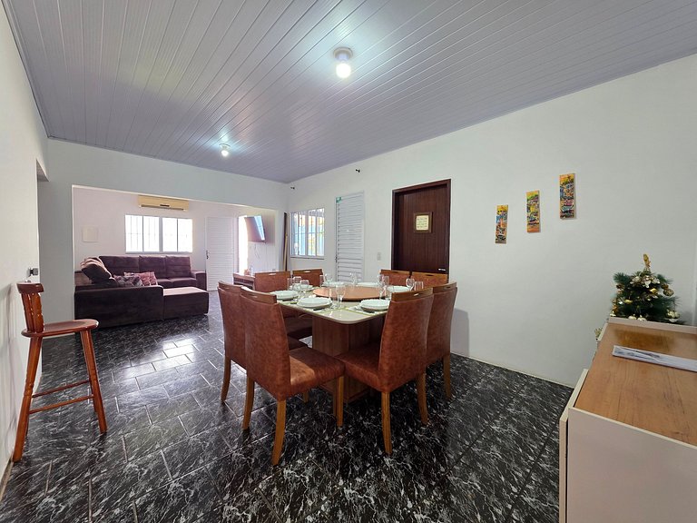 Casa Familiar 4 quartos 10 minutos centro