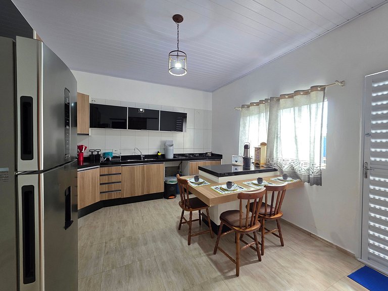 Casa Familiar 4 quartos 10 minutos centro